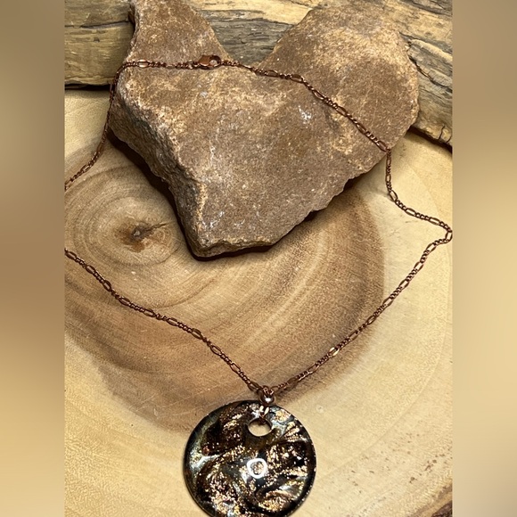 Sparkling copper glass art pendant - Picture 2 of 4